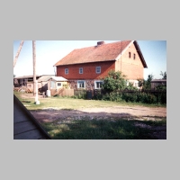 006-1025 Das Wohnhaus der Familie Quednau im Jahre 1992 noch gut erhalten .jpg